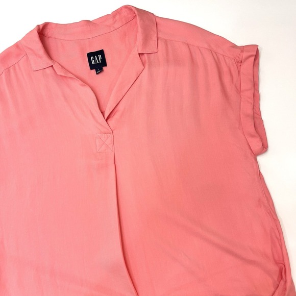 GAP Tops - GAP Shirt Womens LG Salmon Short Sleeve Rayon Blend V-Neck Blouse Cap Sleeve